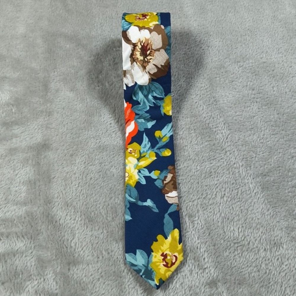 Penguin Skinny Tie Mens 57.5 x 2.25 Floral Flowers Munsingwear Slim Mod